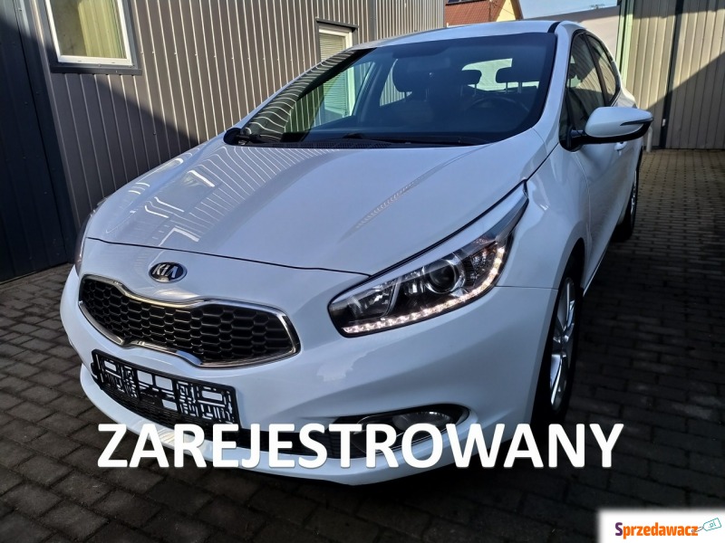 Kia Ceed  Hatchback 2013,  1.6 benzyna, automat - Na sprzedaż za 30 900 zł - Strzała