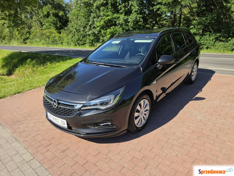 Opel Astra  Kombi 2016,  1.6 diesel - Na sprzedaż za 29 900 zł - Cielcza
