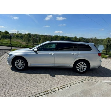 Volkswagen Passat  Kombi 2023,  2.0 diesel, automat - Na sprzedaż za 68 900 zł - Sierakowice - zdjęcie 5