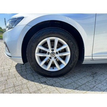 Volkswagen Passat  Kombi 2023,  2.0 diesel, automat - Na sprzedaż za 68 900 zł - Sierakowice - zdjęcie 10