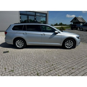 Volkswagen Passat  Kombi 2023,  2.0 diesel, automat - Na sprzedaż za 68 900 zł - Sierakowice - zdjęcie 6