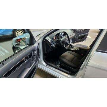Mercedes - Benz C-klasa  Kombi 2010,  1.8 benzyna, automat - Na sprzedaż za 26 900 zł - Mysłowice - zdjęcie 11