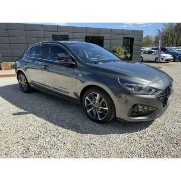 Hyundai i30  Hatchback 2022,  1.5 benzyna, automat - Na sprzedaż za 69 900 zł - Pęcice - zdjęcie 2