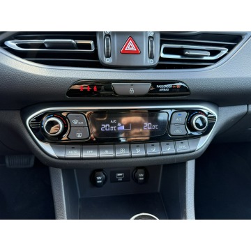 Hyundai i30  Hatchback 2022,  1.5 benzyna, automat - Na sprzedaż za 69 900 zł - Pęcice - zdjęcie 10