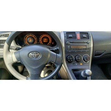 Toyota Auris  Hatchback 2007,  1.4 diesel - Na sprzedaż za 8 600,00 zł - Dąbrowa Górnicza - zdjęcie 5