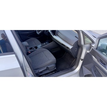 Volkswagen Golf  Kombi 2023,  1.5 benzyna, automat - Na sprzedaż za 66 900 zł - Dąbrowa Górnicza - zdjęcie 10