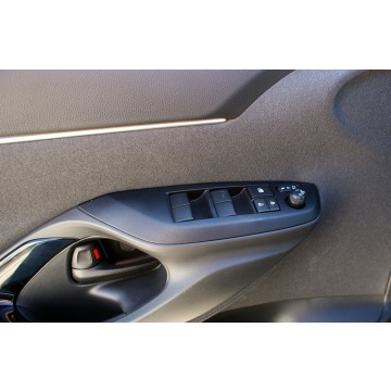 Toyota Yaris Cross  SUV 2025,  1.5 hybryda, automat - Na sprzedaż za 94 000 zł - Ostrów Wielkopolski - zdjęcie 12