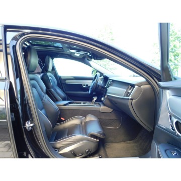 Volvo S90  Sedan/Limuzyna 2020,  2.0 benzyna, automat - Na sprzedaż za 99 980 zł - Żyrardów - zdjęcie 9