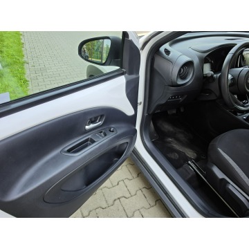 Toyota Aygo X  Hatchback 2024,  1.0 benzyna, automat - Na sprzedaż za 64 000 zł - Balice - zdjęcie 11
