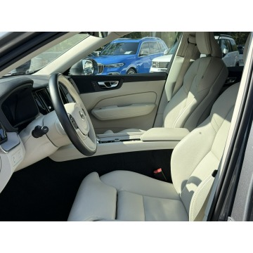 Volvo   SUV 2020,  2.0 hybryda, automat - Na sprzedaż za 119 900 zł - Pęcice - zdjęcie 11