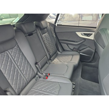 Audi Q8  SUV 2024,  3.0 diesel, automat - Na sprzedaż za 389 000 zł - Toruń - zdjęcie 11