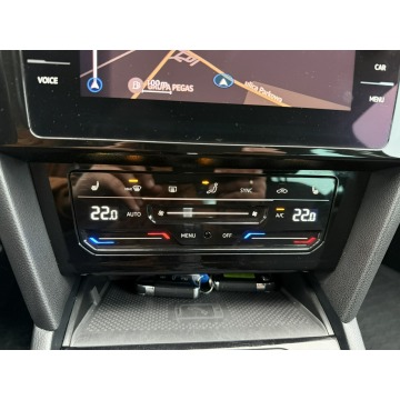 Volkswagen Passat  Kombi 2021,  2.0 diesel, automat - Na sprzedaż za 79 900 zł - Pęcice - zdjęcie 6