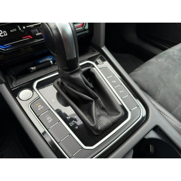 Volkswagen Passat  Kombi 2021,  2.0 diesel, automat - Na sprzedaż za 79 900 zł - Pęcice - zdjęcie 9