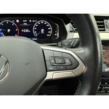 Volkswagen Passat  Kombi 2021,  2.0 diesel, automat - Na sprzedaż za 79 900 zł - Pęcice - zdjęcie 11
