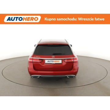 Mercedes - Benz E-klasa  Kombi 2022,  2.0 hybryda, automat - Na sprzedaż za 97 000 zł - Warszawa - zdjęcie 6