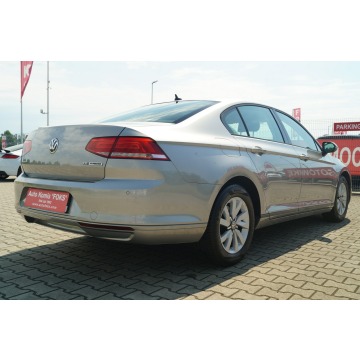 Volkswagen Passat  Sedan/Limuzyna 2016,  1.4 benzyna - Na sprzedaż za 39 900 zł - Goczałkowice-Zdrój - zdjęcie 12