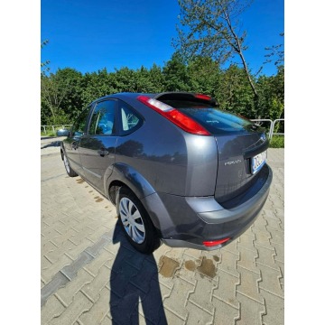 Ford Focus  Hatchback 2005,  1.6 benzyna - Na sprzedaż za 3 800,00 zł - Głogów - zdjęcie 2