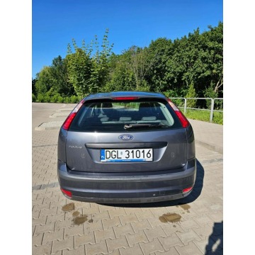 Ford Focus  Hatchback 2005,  1.6 benzyna - Na sprzedaż za 3 800,00 zł - Głogów - zdjęcie 3