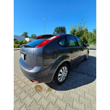 Ford Focus  Hatchback 2005,  1.6 benzyna - Na sprzedaż za 3 800,00 zł - Głogów - zdjęcie 4