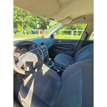 Ford Focus  Hatchback 2005,  1.6 benzyna - Na sprzedaż za 3 800,00 zł - Głogów - zdjęcie 6