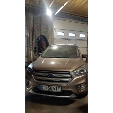 Sprzedam samochód Ford Kuga 1.5 benzyna z 2019 roku