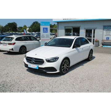 Mercedes - Benz E-klasa  Sedan/Limuzyna 2022,  1.6 diesel, automat - Na sprzedaż za 123 899 zł - Warszawa - zdjęcie 2