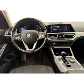 BMW Seria 3  Sedan/Limuzyna 2022,  2.0 benzyna, automat - Na sprzedaż za 74 900 zł - Warszawa - zdjęcie 9