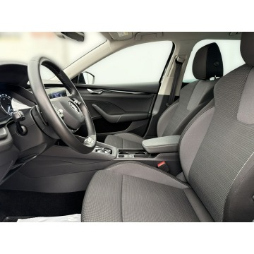 Skoda Octavia  Kombi 2021,  2.0 diesel, automat - Na sprzedaż za 68 900 zł - Warszawa - zdjęcie 12