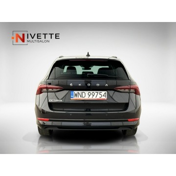 Skoda Octavia  Kombi 2021,  2.0 diesel, automat - Na sprzedaż za 68 900 zł - Warszawa - zdjęcie 9