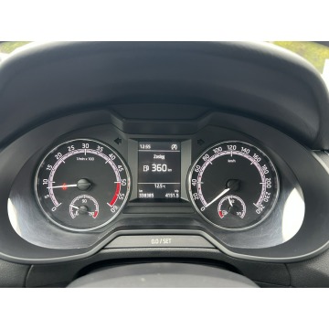 Skoda Octavia  Kombi 2017,  1.6 diesel - Na sprzedaż za 31 800 zł - Pęcice - zdjęcie 3