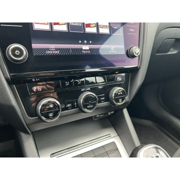 Skoda Octavia  Kombi 2017,  1.6 diesel - Na sprzedaż za 31 800 zł - Pęcice - zdjęcie 6