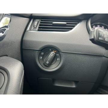 Skoda Octavia  Kombi 2017,  1.6 diesel - Na sprzedaż za 31 800 zł - Pęcice - zdjęcie 9