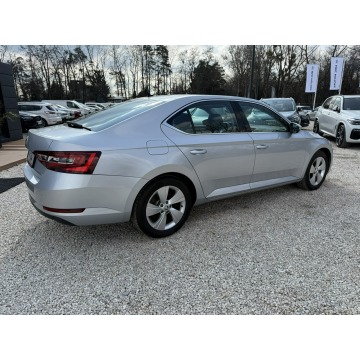 Skoda Superb  Sedan/Limuzyna 2018,  2.0 diesel, automat - Na sprzedaż za 66 800 zł - Pęcice - zdjęcie 6