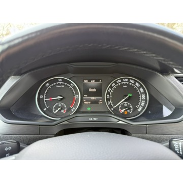 Skoda Superb  Sedan/Limuzyna 2018,  2.0 diesel, automat - Na sprzedaż za 66 800 zł - Pęcice - zdjęcie 8
