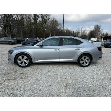 Skoda Superb  Sedan/Limuzyna 2018,  2.0 diesel, automat - Na sprzedaż za 66 800 zł - Pęcice - zdjęcie 9
