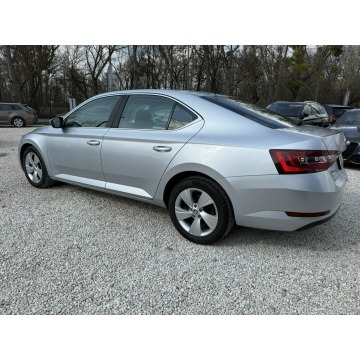 Skoda Superb  Sedan/Limuzyna 2018,  2.0 diesel, automat - Na sprzedaż za 66 800 zł - Pęcice - zdjęcie 11
