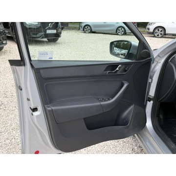 Skoda Rapid  Sedan/Limuzyna 2013,  1.2 benzyna - Na sprzedaż za 16 900 zł - Pęcice - zdjęcie 12