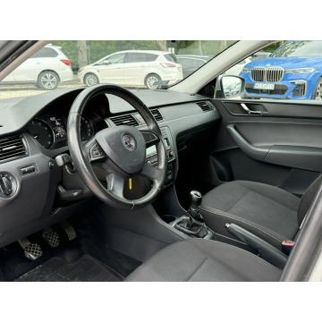Skoda Rapid  Sedan/Limuzyna 2013,  1.2 benzyna - Na sprzedaż za 16 900 zł - Pęcice - zdjęcie 10