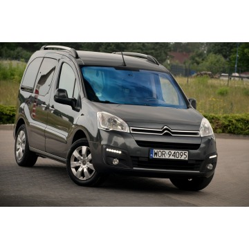 Citroen Berlingo  Kombi 2016,  1.6 diesel - Na sprzedaż za 31 900 zł - Ostrów Mazowiecka - zdjęcie 2