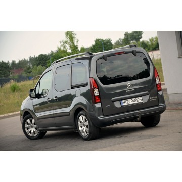 Citroen Berlingo  Kombi 2016,  1.6 diesel - Na sprzedaż za 31 900 zł - Ostrów Mazowiecka - zdjęcie 9