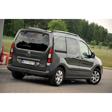 Citroen Berlingo  Kombi 2016,  1.6 diesel - Na sprzedaż za 31 900 zł - Ostrów Mazowiecka - zdjęcie 12