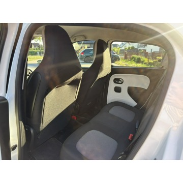 Renault Twingo  Hatchback 2019,  1.0 benzyna - Na sprzedaż za 24 900 zł - Knurów - zdjęcie 9