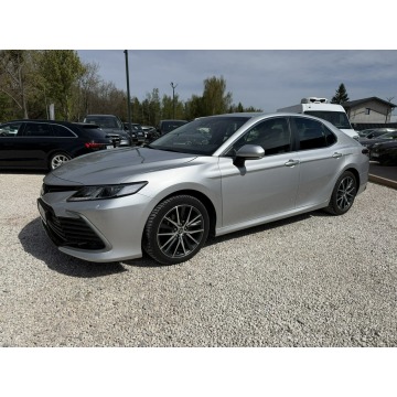 Toyota Camry  Sedan/Limuzyna 2021,  2.5 hybryda, automat - Na sprzedaż za 89 800 zł - Pęcice - zdjęcie 2