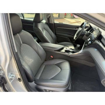 Toyota Camry  Sedan/Limuzyna 2021,  2.5 hybryda, automat - Na sprzedaż za 89 800 zł - Pęcice - zdjęcie 5