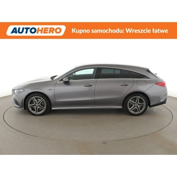 Mercedes - Benz CLA-klasa  Kombi 2021,  1.3 hybryda, automat - Na sprzedaż za 91 900 zł - Warszawa - zdjęcie 2