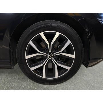 Volkswagen Passat  Kombi 2023,  1.5 benzyna, automat - Na sprzedaż za 74 900 zł - Warszawa - zdjęcie 10