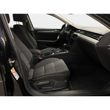 Volkswagen Passat  Kombi 2023,  1.5 benzyna, automat - Na sprzedaż za 74 900 zł - Warszawa - zdjęcie 12
