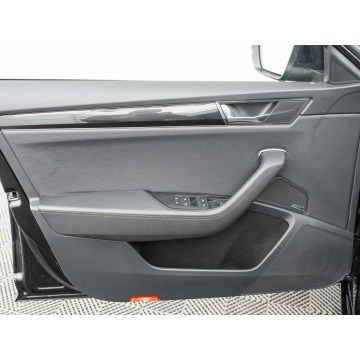 Skoda Superb  Sedan/Limuzyna 2023,  2.0 benzyna, automat - Na sprzedaż za 147 850 zł - Gdańsk - zdjęcie 9