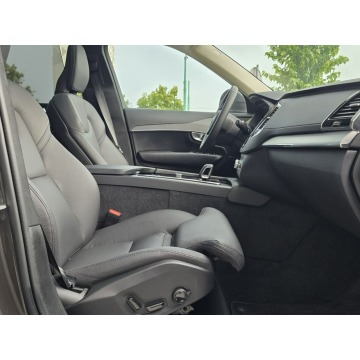 Volvo   SUV 2023,  2.0 hybryda, automat - Na sprzedaż za 239 500 zł - Tychy - zdjęcie 9
