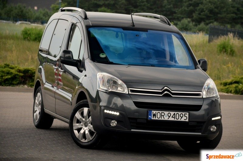 Citroen Berlingo  Kombi 2016,  1.6 diesel - Na sprzedaż za 31 900 zł - Ostrów Mazowiecka